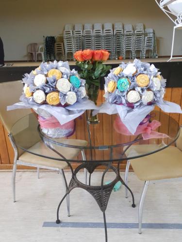 2 Cupcake Bouquets