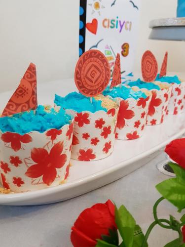 Moana Themed Party Cupcakes