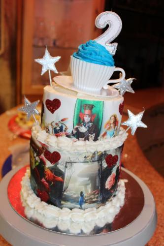 Alice in Wonderland Themed 3D Cake
